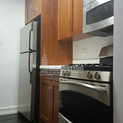 2nd image of 200 E 71st St APT 3D