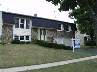 1542 California St, Elk Grove Village, IL 60007