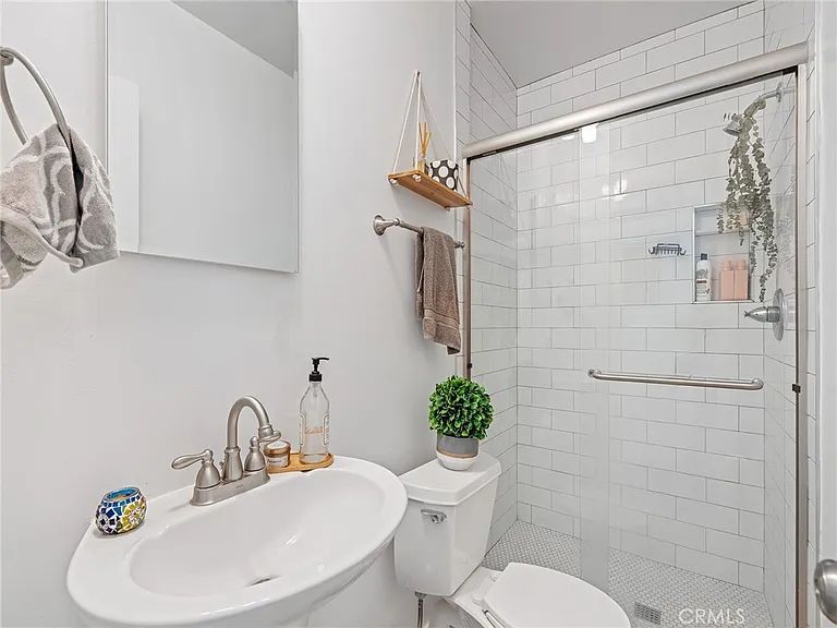 3903 W 182nd St #1 — Photo 7