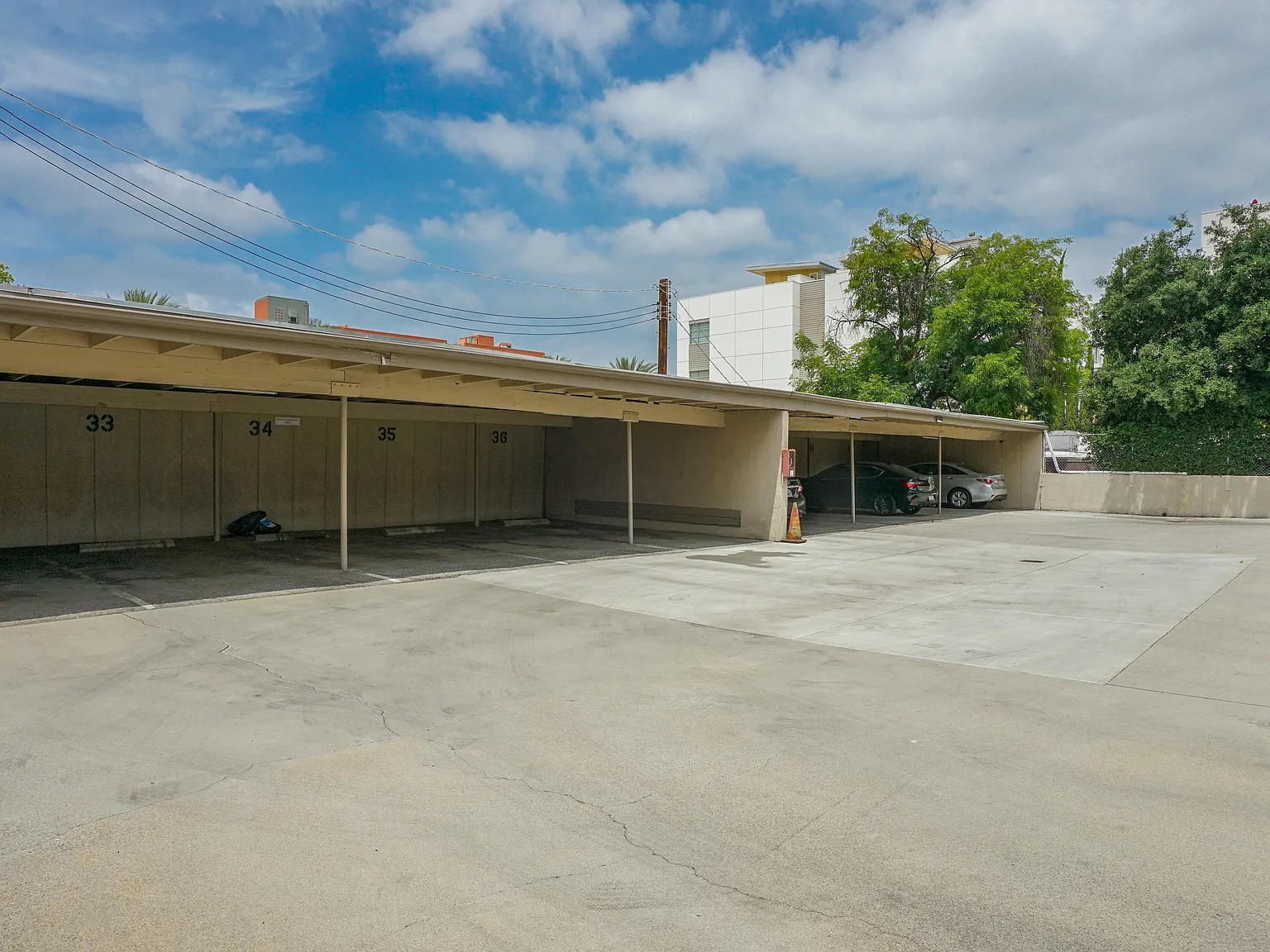 Marengo Apartments — Photo 3