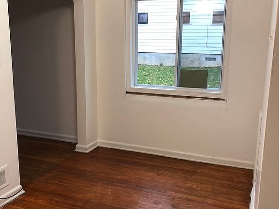 5th image of 47 E Maplewood Ave APT 1