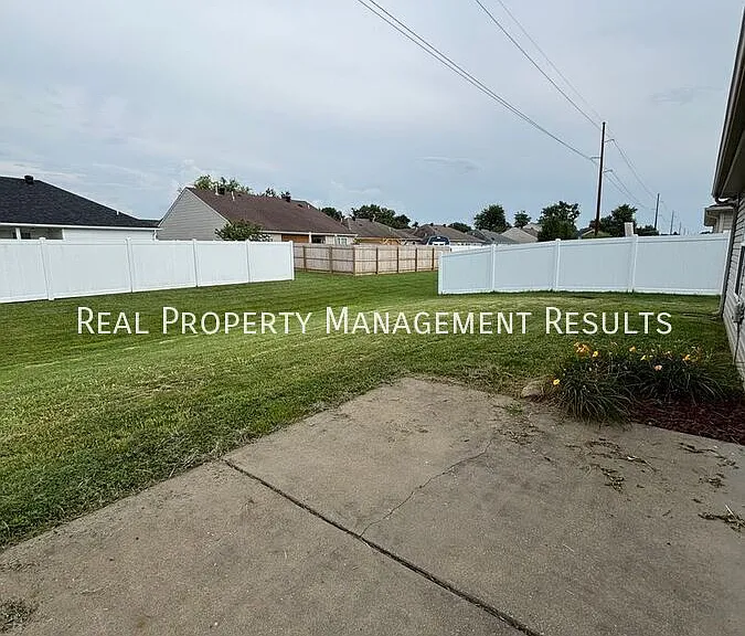 4890 Imperial Dr — Photo 14