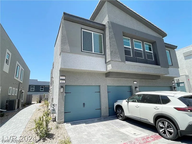 2 bed, 2.0 bath, 1075 sqft, $1,750 — Photo 3