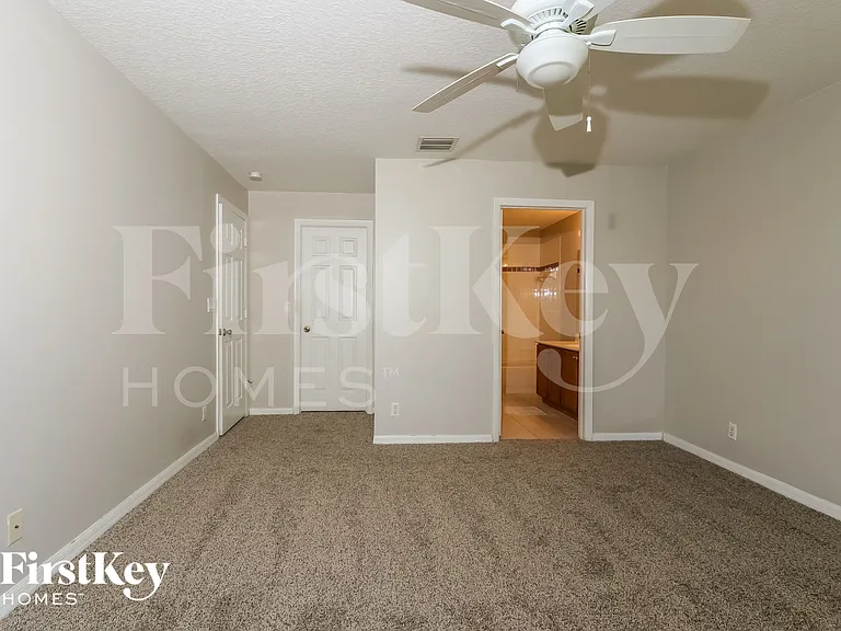 4414 SW Cacao St — Photo 8