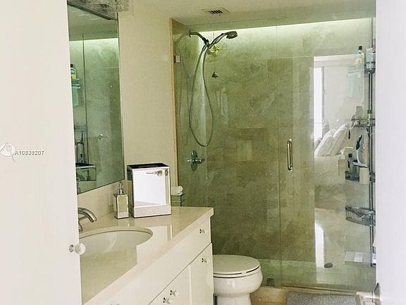 4th image of 1915 Brickell Ave #1409C