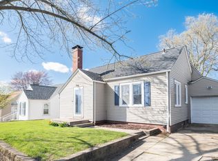 1011 Saint Julian St, Pekin, IL 61554