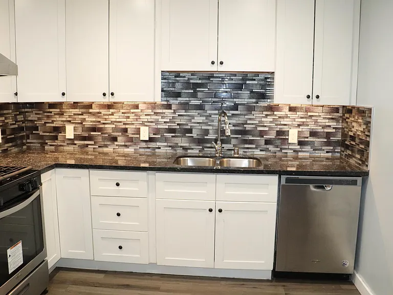 dishwasher and plenty of storages
