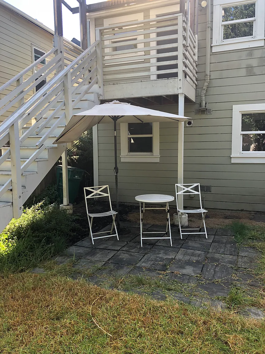 1219 Campbell St photo 1