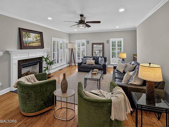 3rd image of 10300 Riverwalk Ln