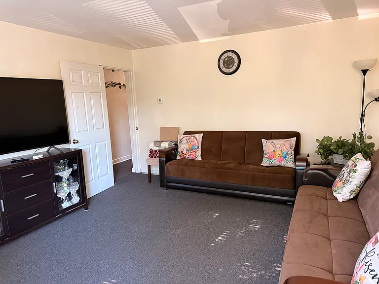 6551 N California Ave #2 — Photo 7