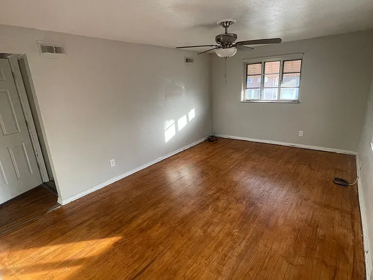 20301 Crystal Ave #2 — Photo 9
