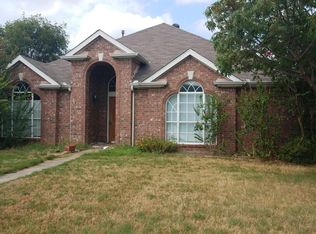 808 Abbots Ln, Denton, TX 76205