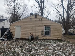 921 Roosevelt St, South Bend, IN 46616