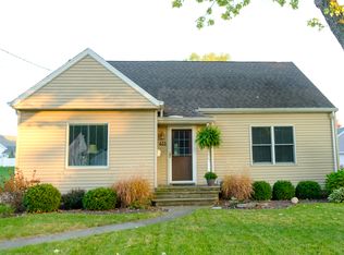 611 Hilldale Ave, Washington, IL 61571