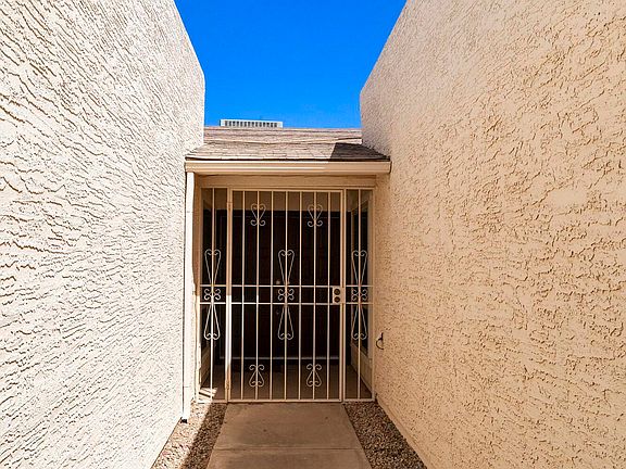 5th image of 26610 S HOWARD Drive