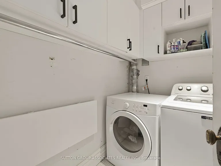 33 Albany Ave — Photo 26