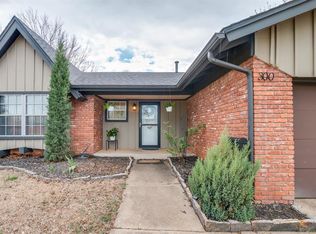300 Reynolds Rd, Edmond, OK 73013