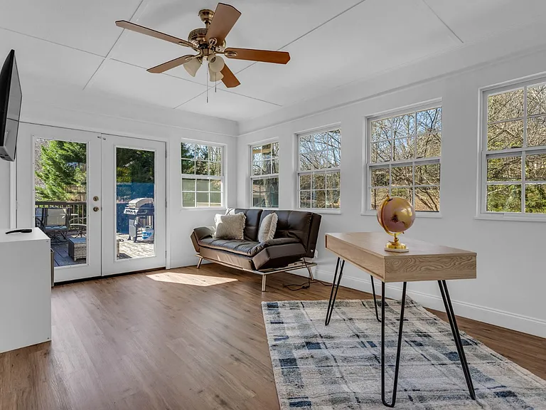 2688 Fleur De Lis Pl — Photo 2