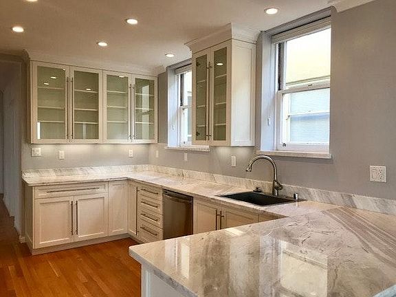 4th image of 2235 Laguna St APT 604