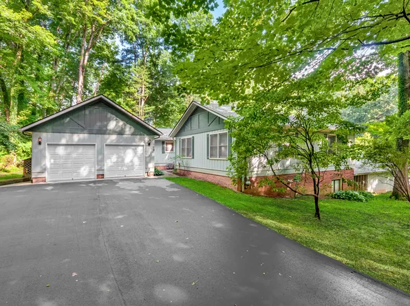 123 Nob Hill Rd, Hendersonville, NC 28791