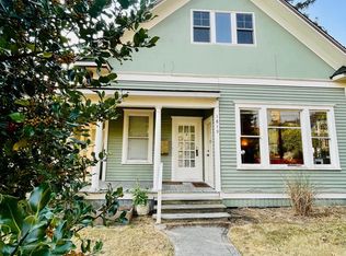 1819 N 36th St APT 2, Seattle, WA 98103