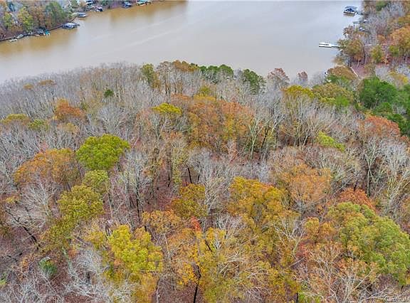 2nd image of 190 Lago Vista Dr