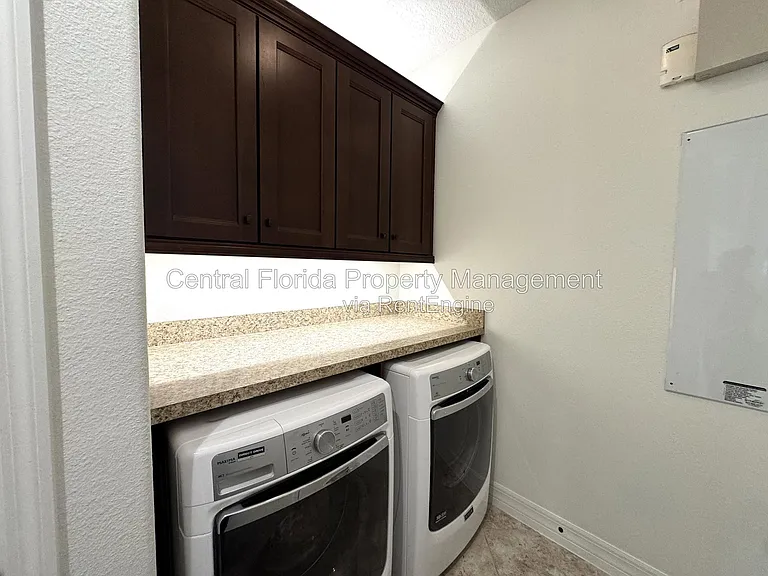 8998 Fullerwood Ave — Photo 25