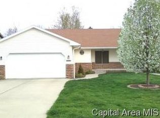 4076 Thornbrook Dr, Springfield, IL 62711