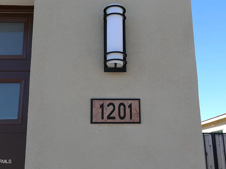 1201 E Cherrywood Pl — Photo 6