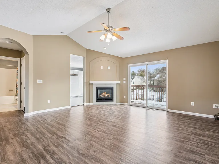 2539 Catskill Ct — Photo 4