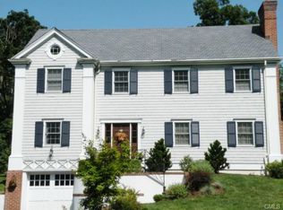 25 Long Meadow Rd, Riverside, CT 06878