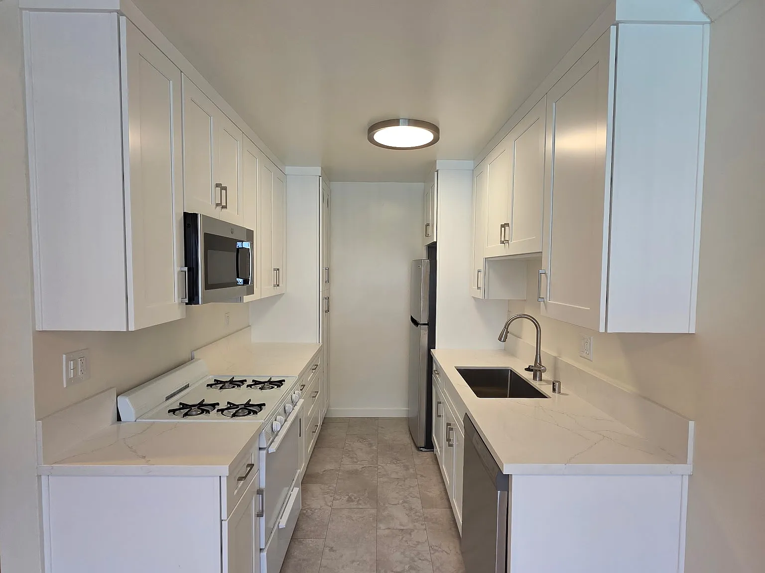2 bed, 795 sqft, $2,450 — Photo 4