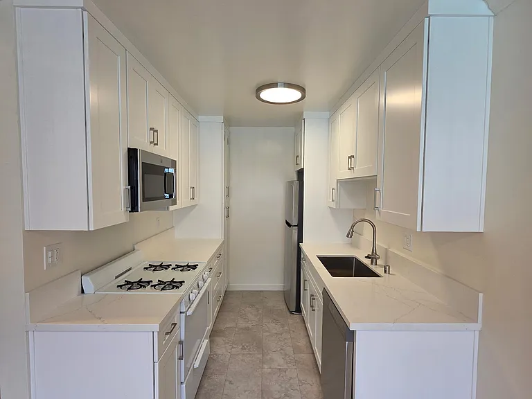 4469 Murietta Ave #7 — Photo 4