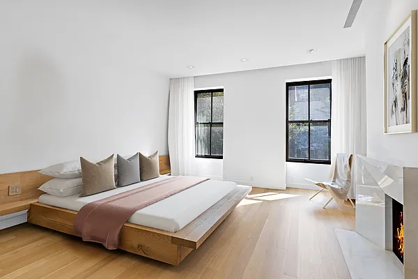 Sold by Compass | media 26