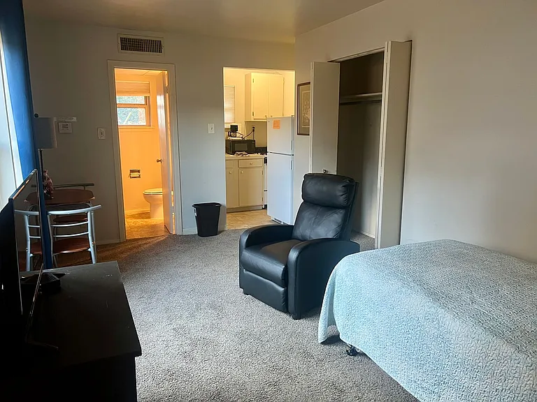 Hospitality House Apartments — Photo 7