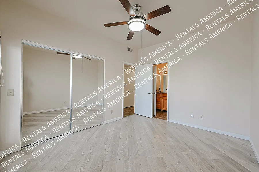 Move In Ready 2 Bedroom — Photo 4