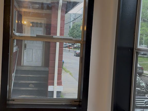 2nd image of 22 Rockwell Avenue # Fl 1ST