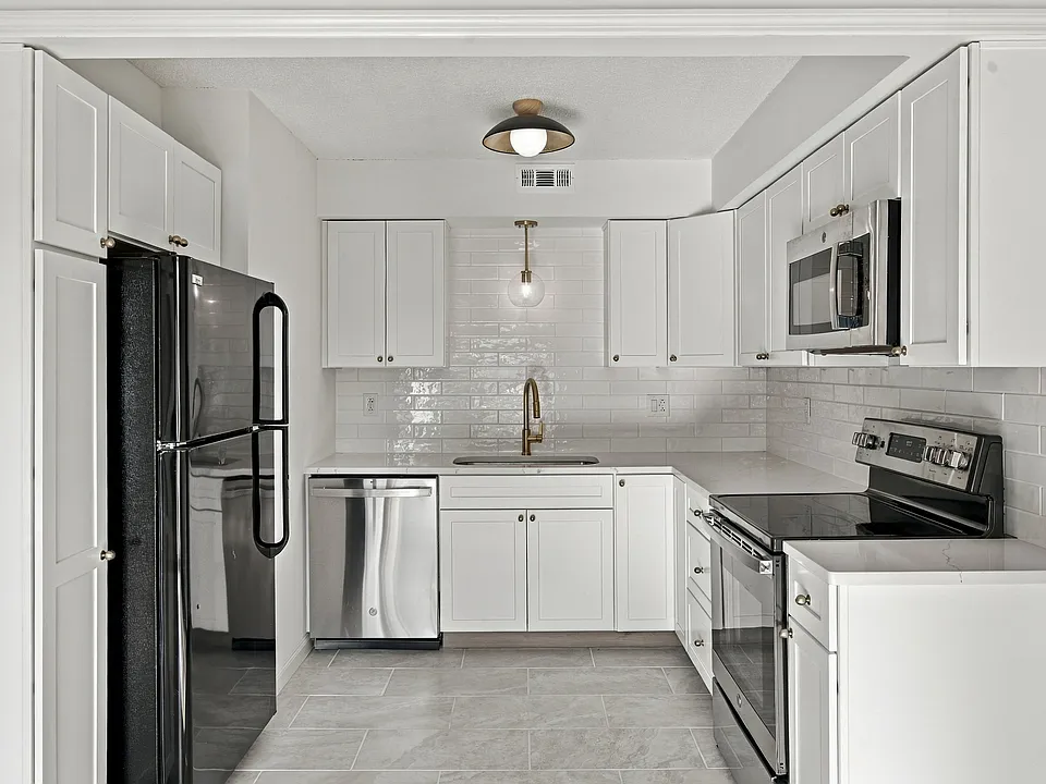 5862 Brentwood Trce
