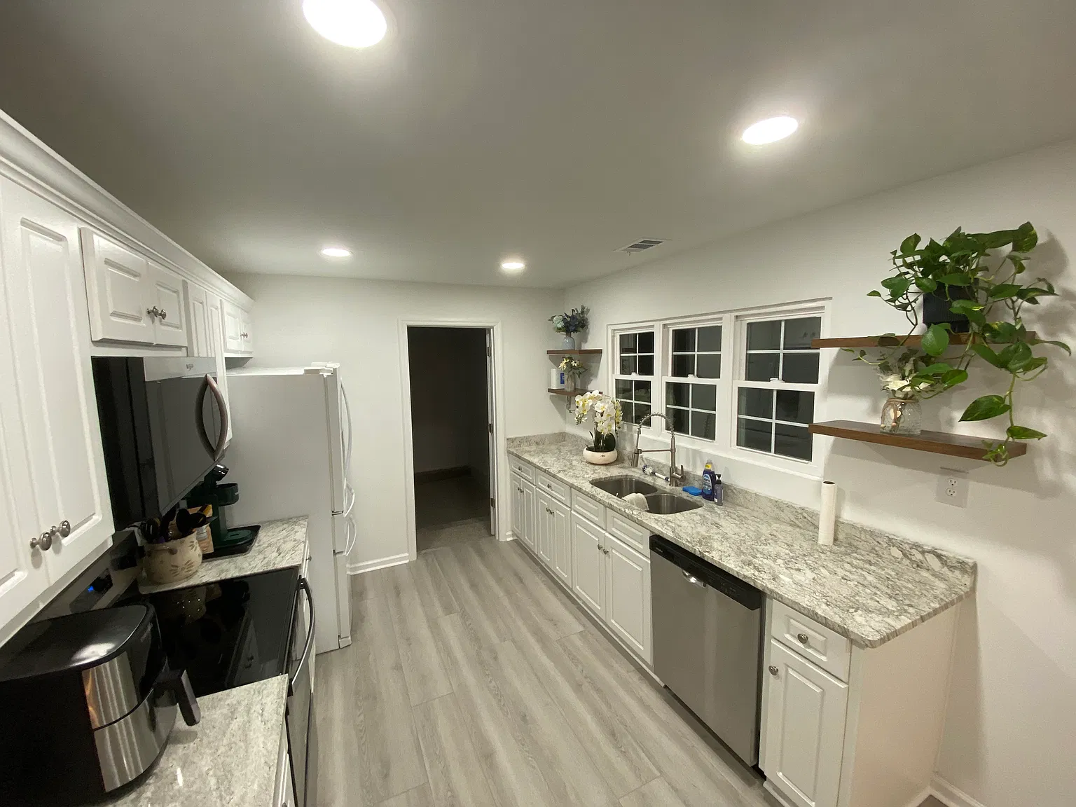 2520 Parkway Dr — Photo 3