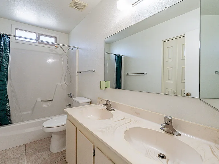 6413 S College Ave — Photo 8