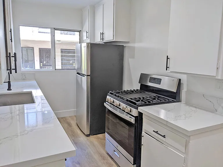 7535 Norton Ave #3 — Photo 9