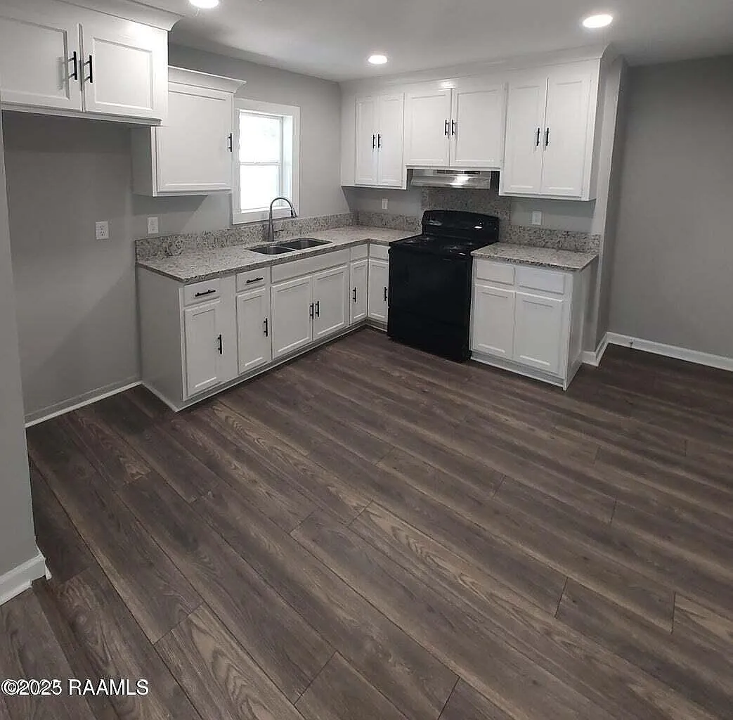 2 bed, 750 sqft, $800 — Photo 2