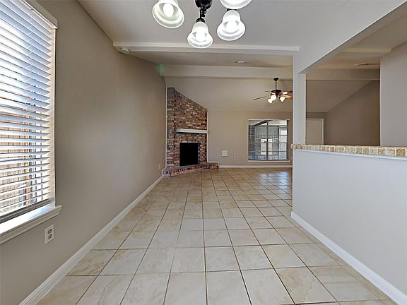 4th image of 5307 Derbyshire Dr