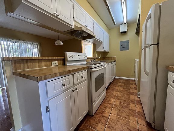 5th image of 4421 Treehouse Ln APT 21A