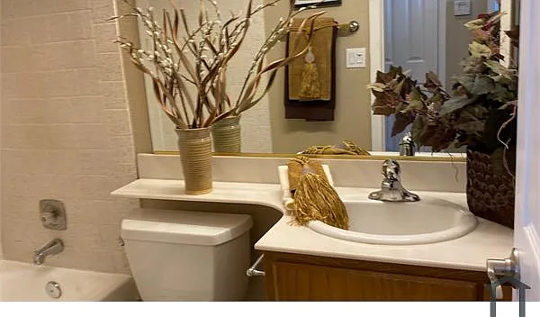 2 bed, 1100 sqft, $2,200 — Photo 4