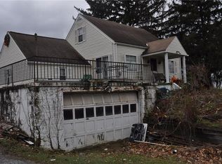 2000 Conway Wallrose Rd, Freedom, PA 15042