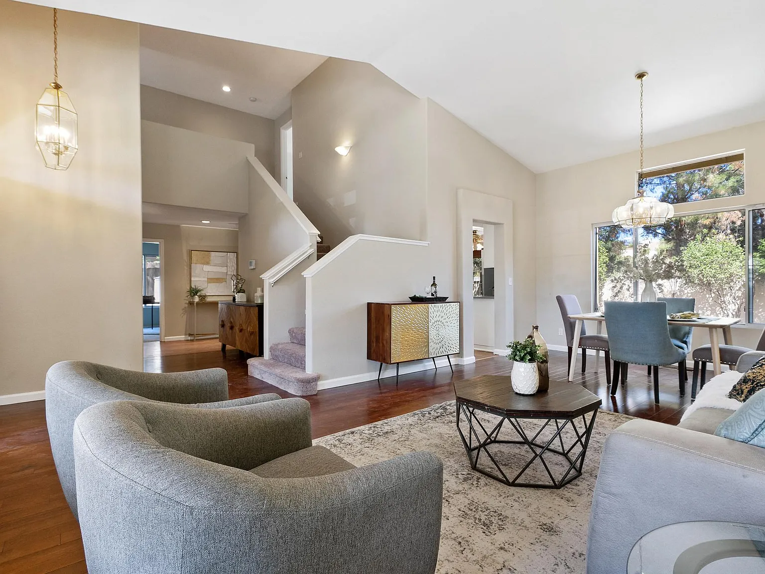 4 bed, 2512 sqft, $3,750 — Photo 4