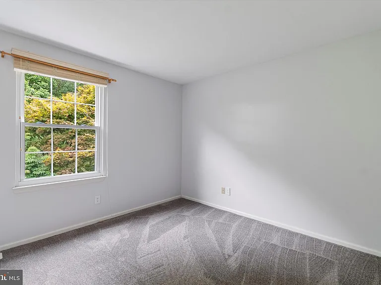 1607 Barbara Dr — Photo 3