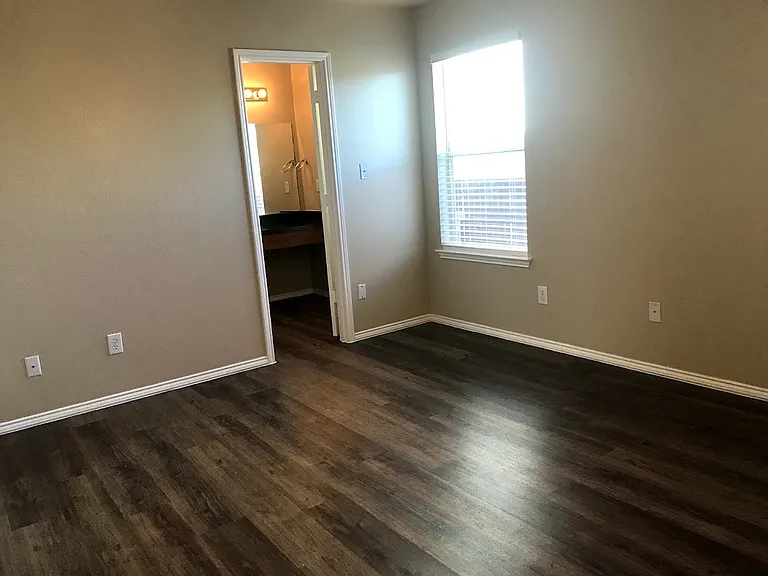 1864 Wickham Dr — Photo 12