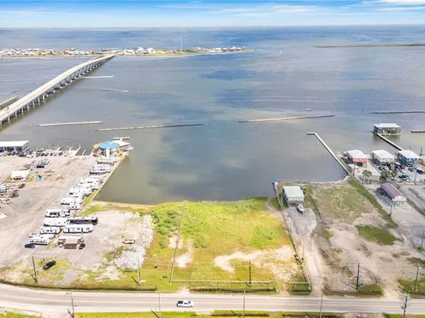 1699 Louisiana Ave, Grand Isle, LA 70358